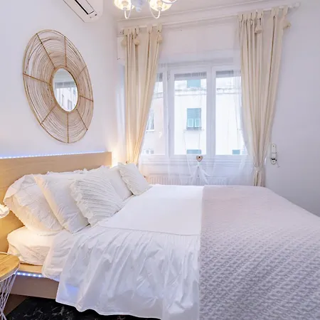 Dolce Casa Di Sve Vicino La Stazione Apartment Genoa Exterior photo